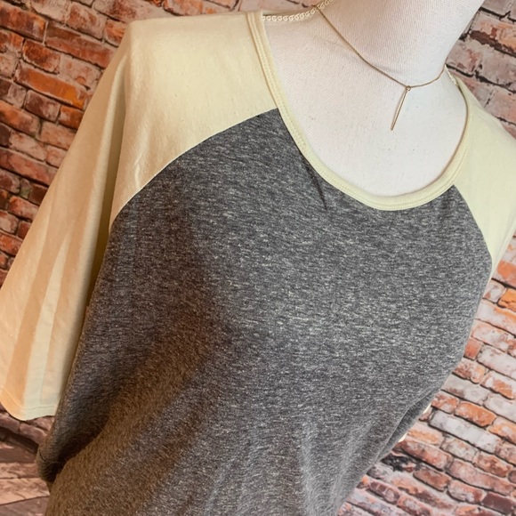 LuLaRoe Perfect Tee - Picture 4 of 5